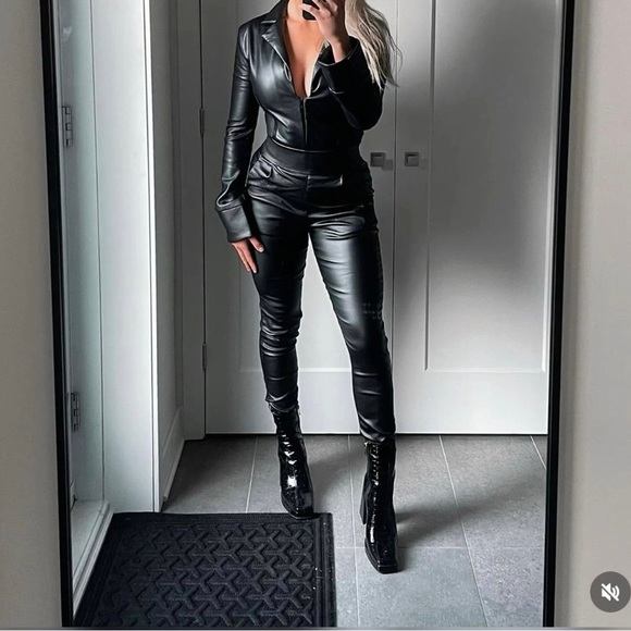 Whitefoxboutique Fire It Up Wet Look PU Pants Black Size Small - Picture 4 of 5